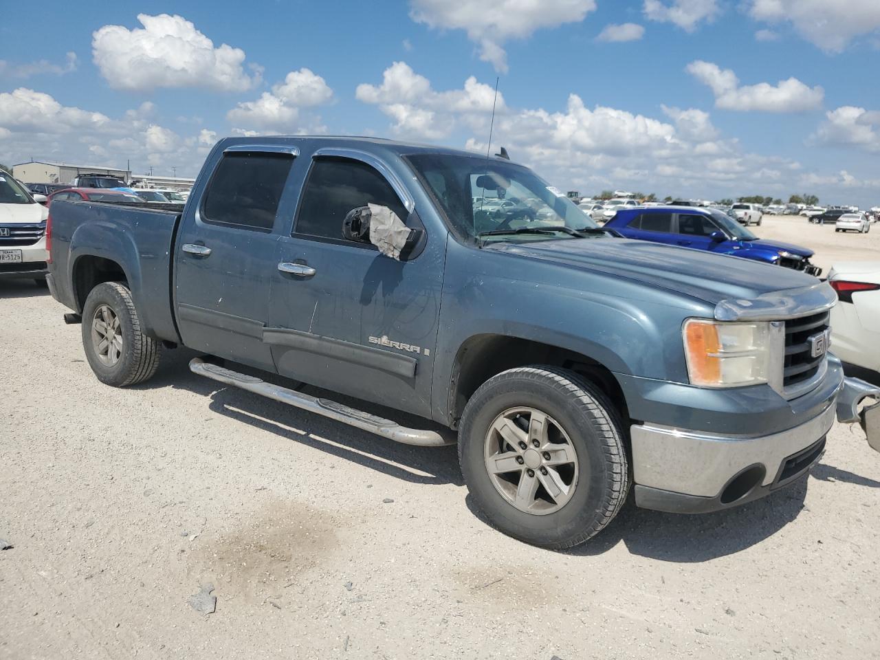 2007 GMC Sierra - Image 4
