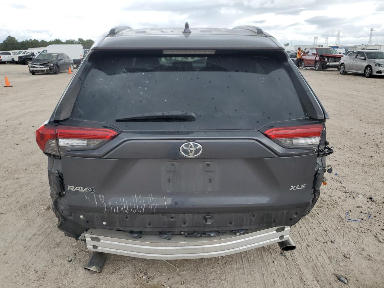 2T3C1RFV7LW083086 2020 Toyota Rav4 Xle Premium