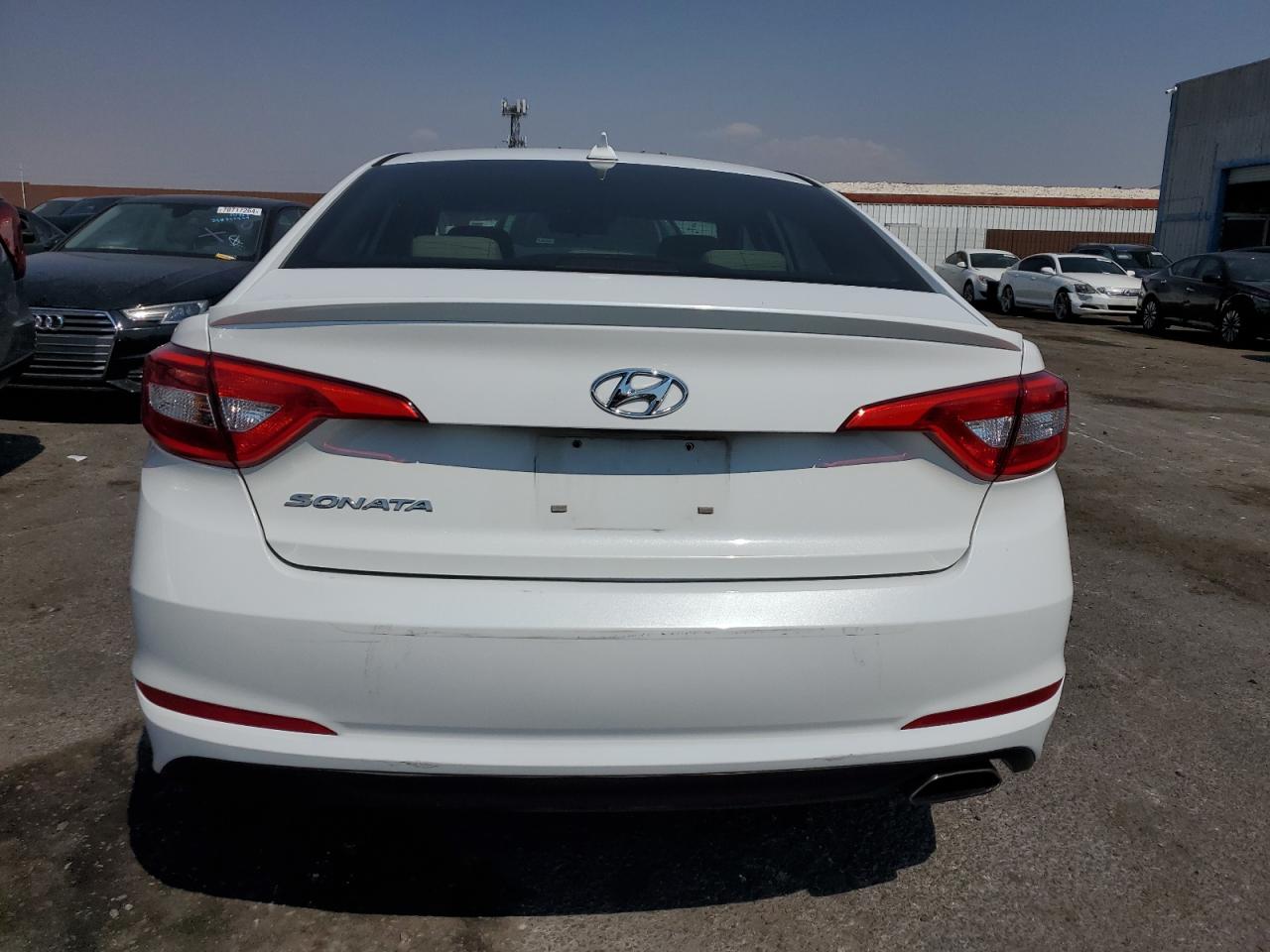 2015 Hyundai Sonata Se VIN: 5NPE24AF7FH211511 Lot: 70809694