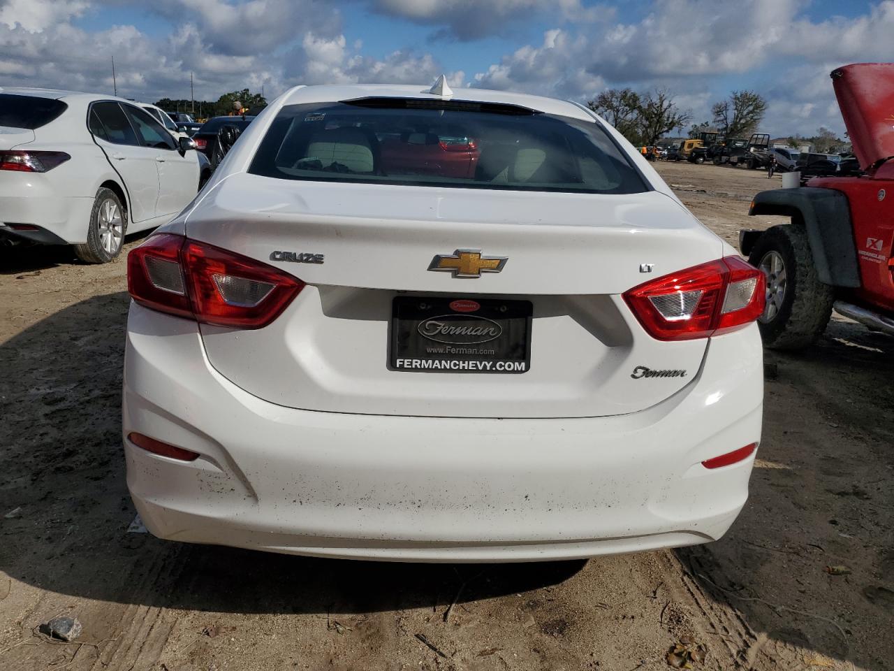 2018 Chevrolet Cruze Lt VIN: 1G1BE5SM6J7188113 Lot: 73650564