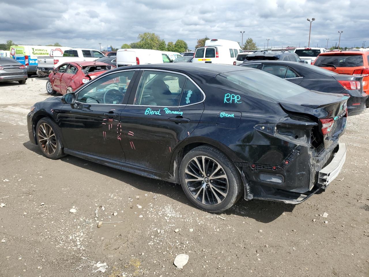 4T1B11HKXJU060066 2018 TOYOTA CAMRY - Image 2