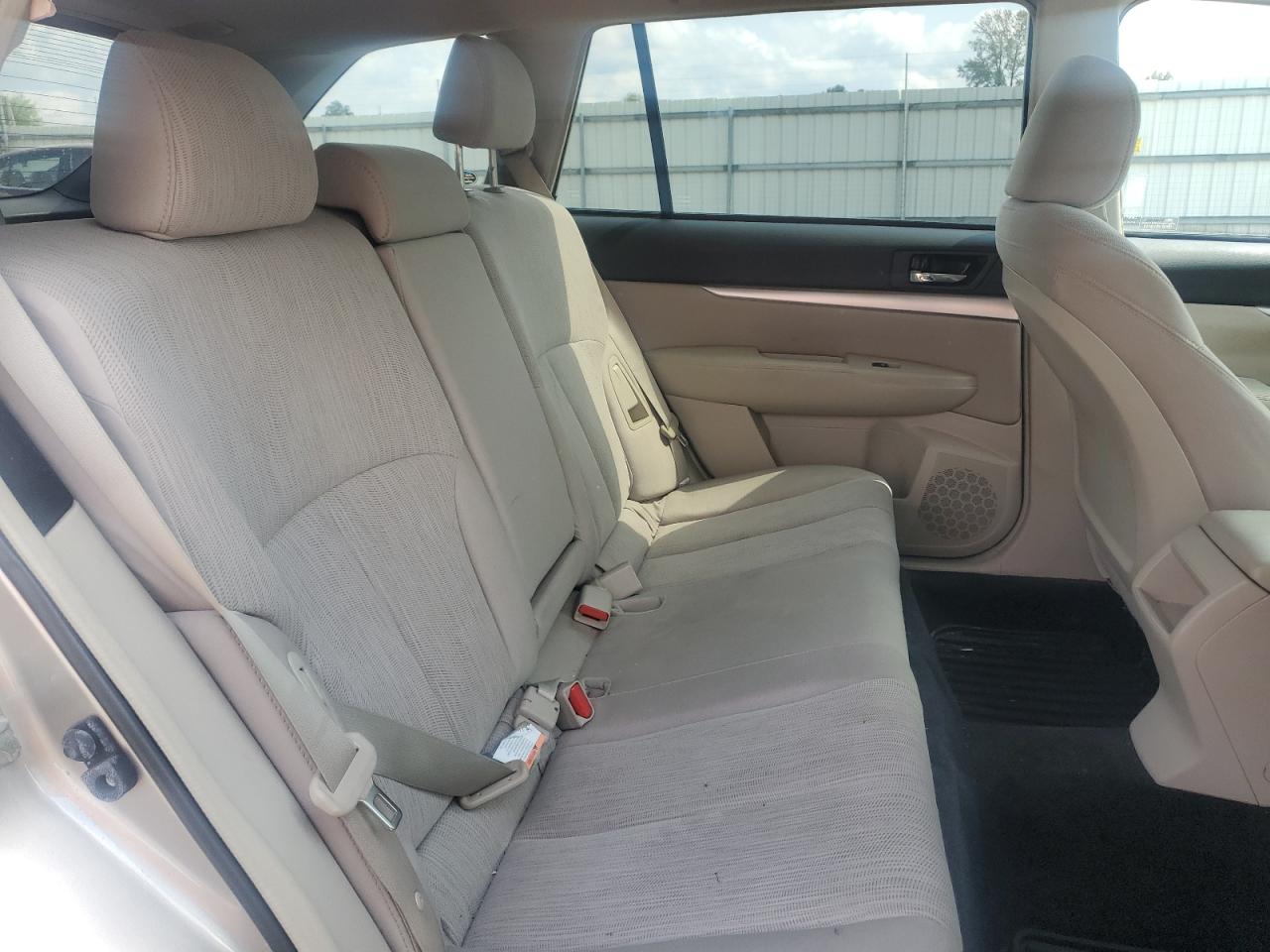 2014 Subaru Outback - Image 11