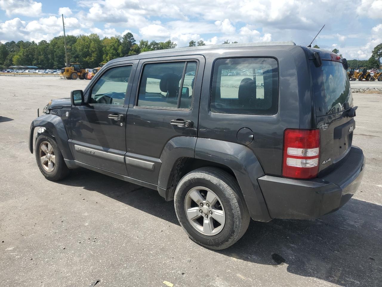 2011 Jeep Liberty (North America) - Image 2