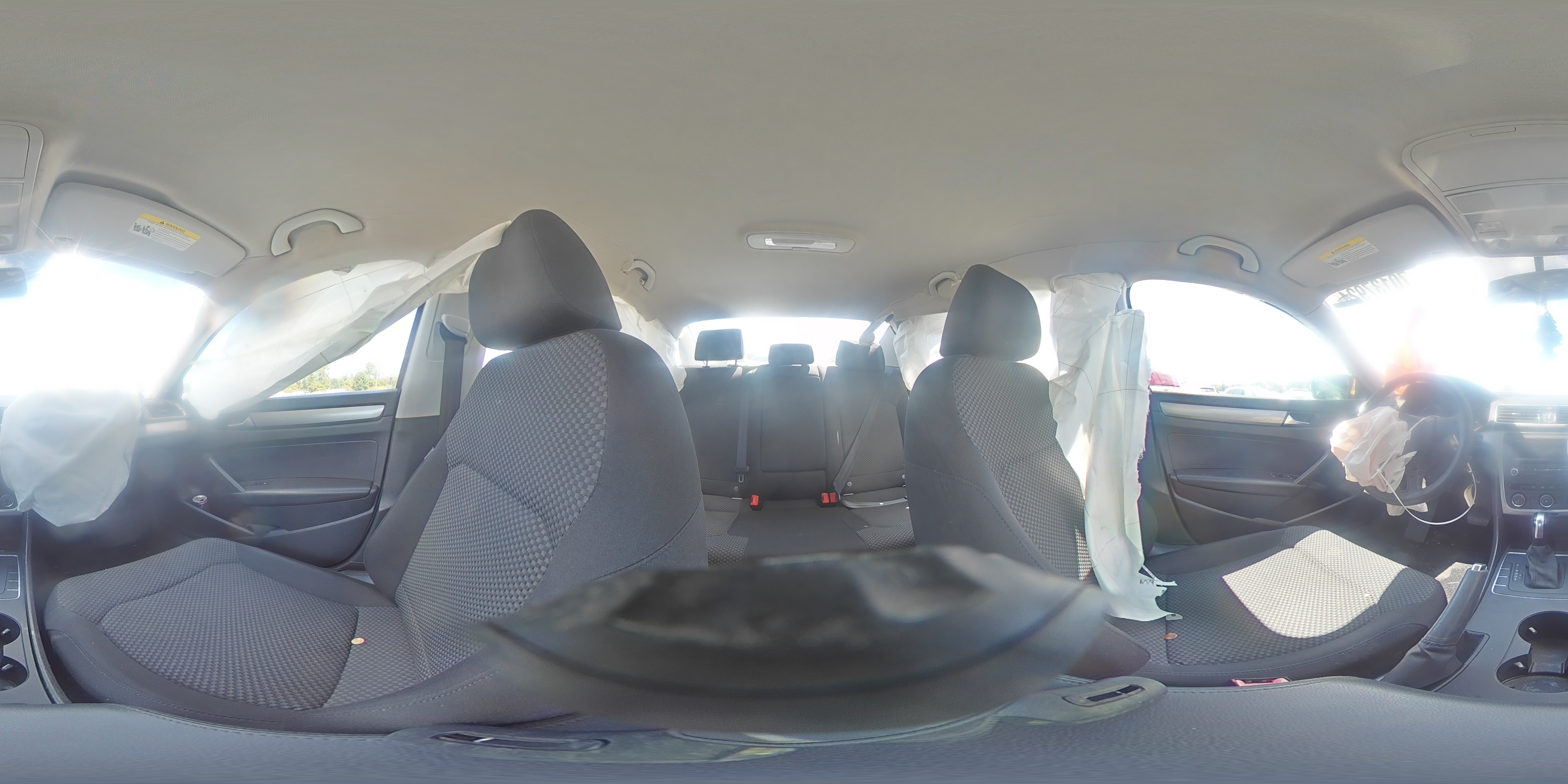 2014 Volkswagen Passat - Image 13