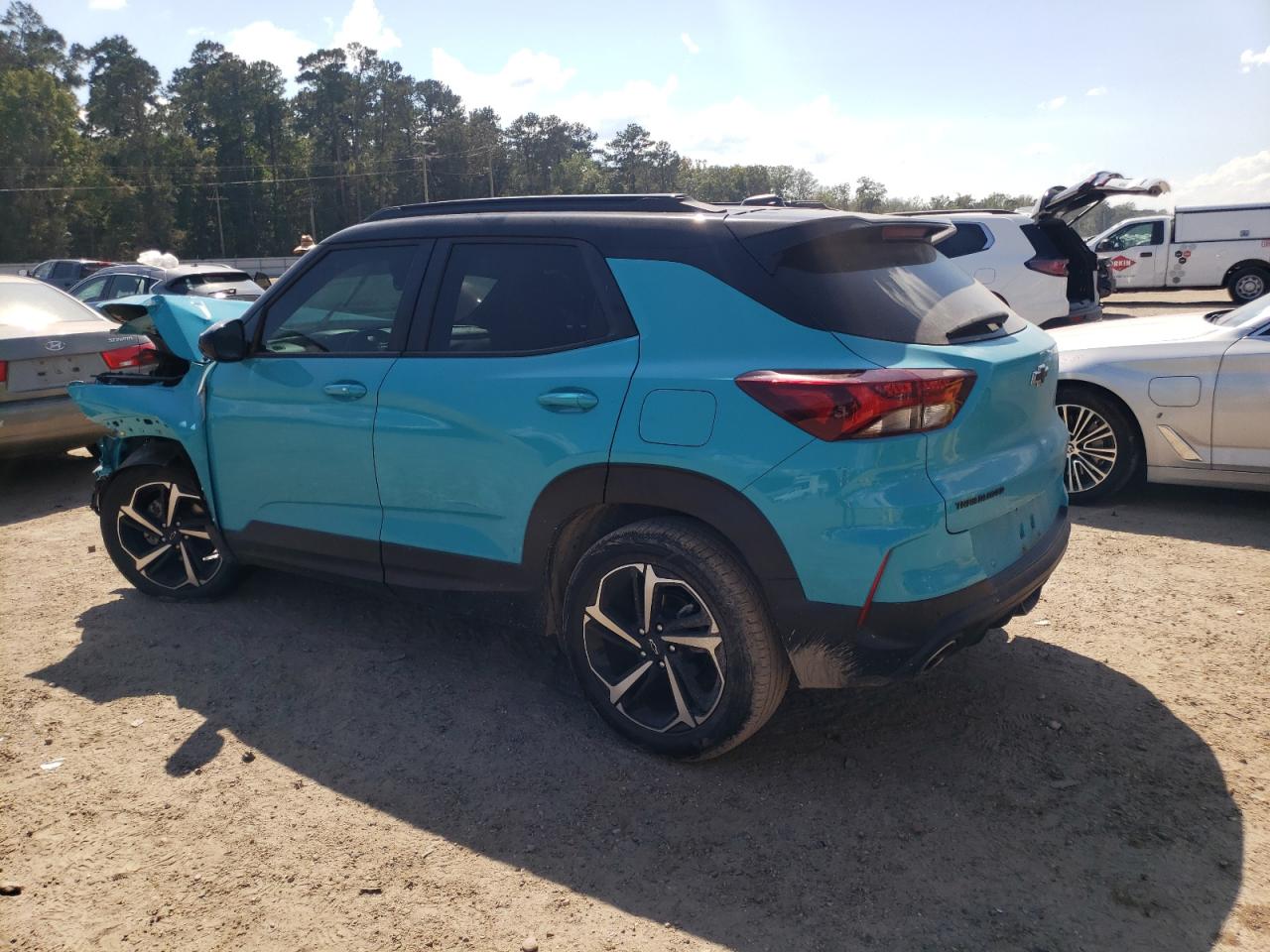 2022 Chevrolet TrailBlazer - Image 2