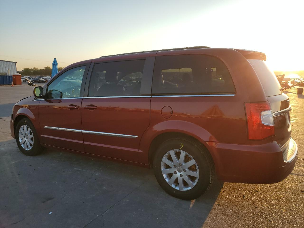 2014 Chrysler Town & Country - Image 2