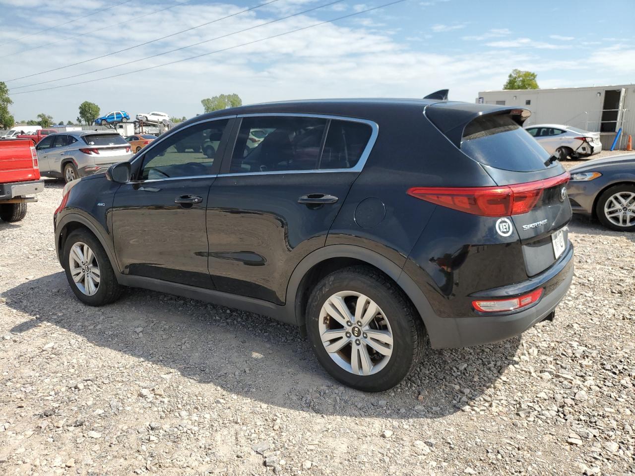 KNDPMCACXH7120355 2017 KIA SPORTAGE - Image 2