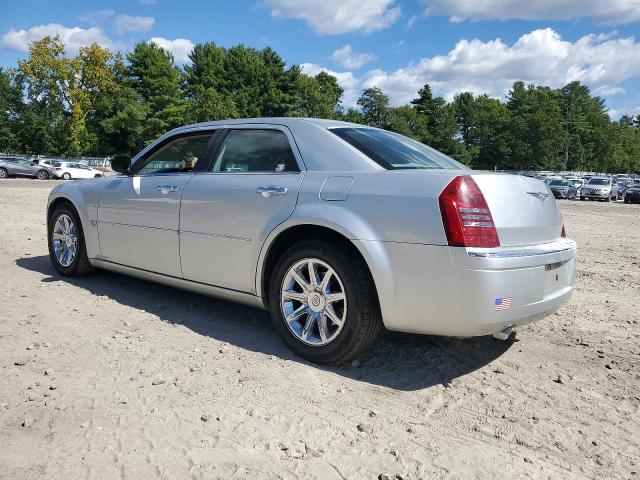 2005 Chrysler 300 - Image 2