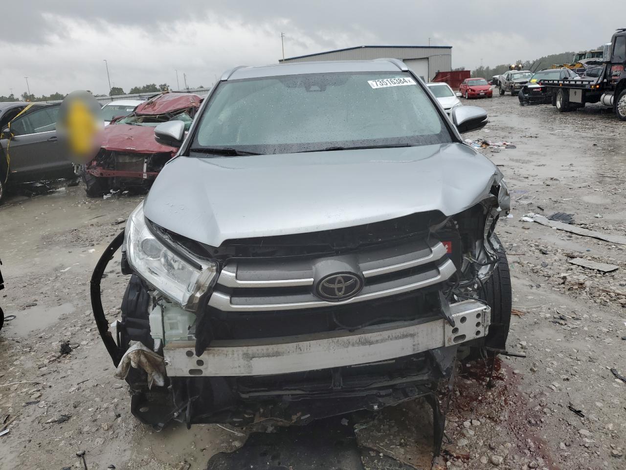 2017 Toyota Highlander - Image 5
