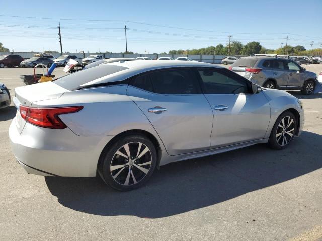 Sedans NISSAN MAXIMA 2017 Srebrny