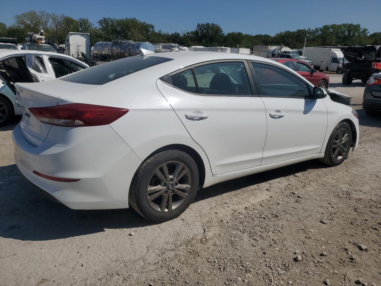 2018 Hyundai Elantra - Image 3