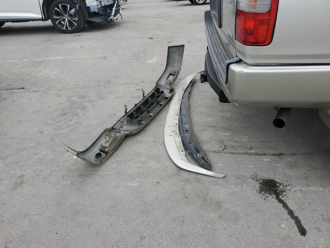 2000 Toyota 4Runner - Image 12
