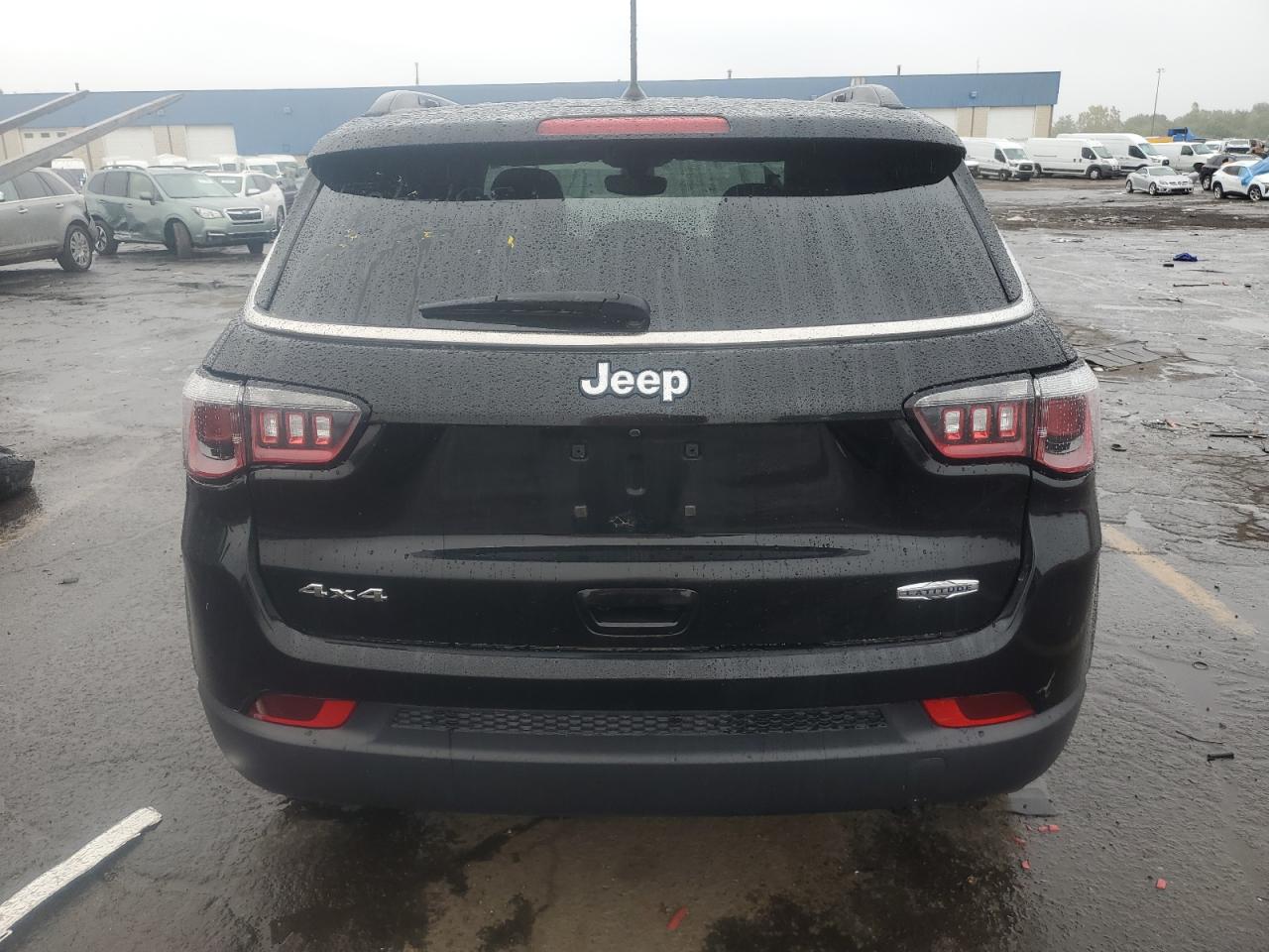 3C4NJDBB1JT349732 2018 Jeep Compass Latitude