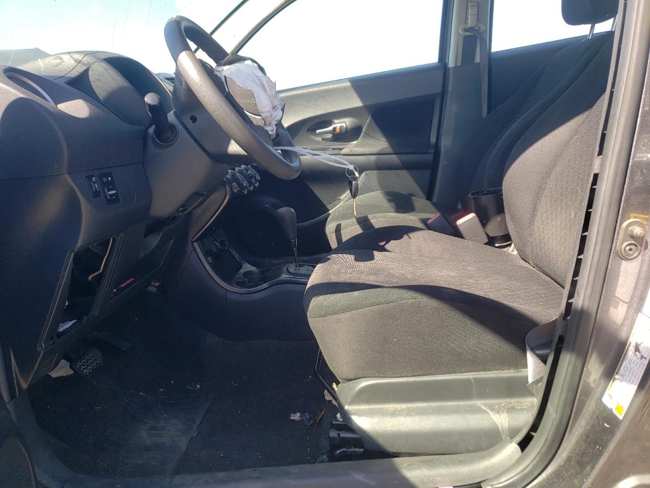 2010 Scion xD - Image 7