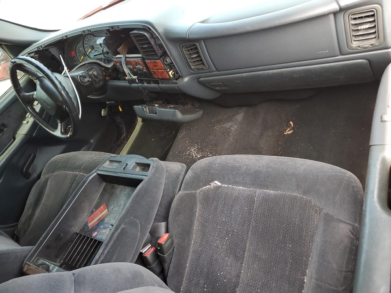2000 Chevrolet Silverado - Image 8