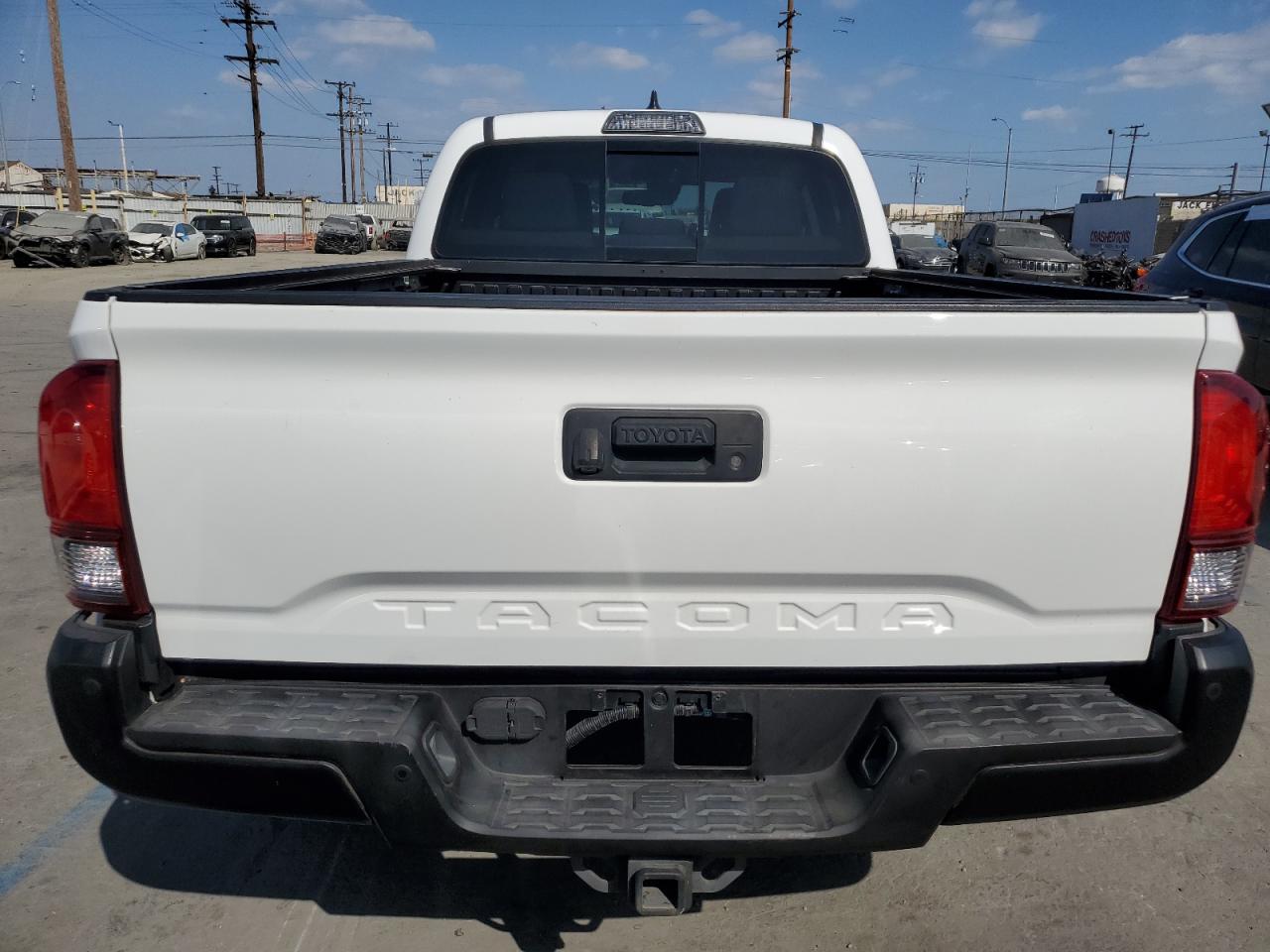 2018 Toyota Tacoma Double Cab VIN: 3TMBZ5DN8JM017208 Lot: 72093474