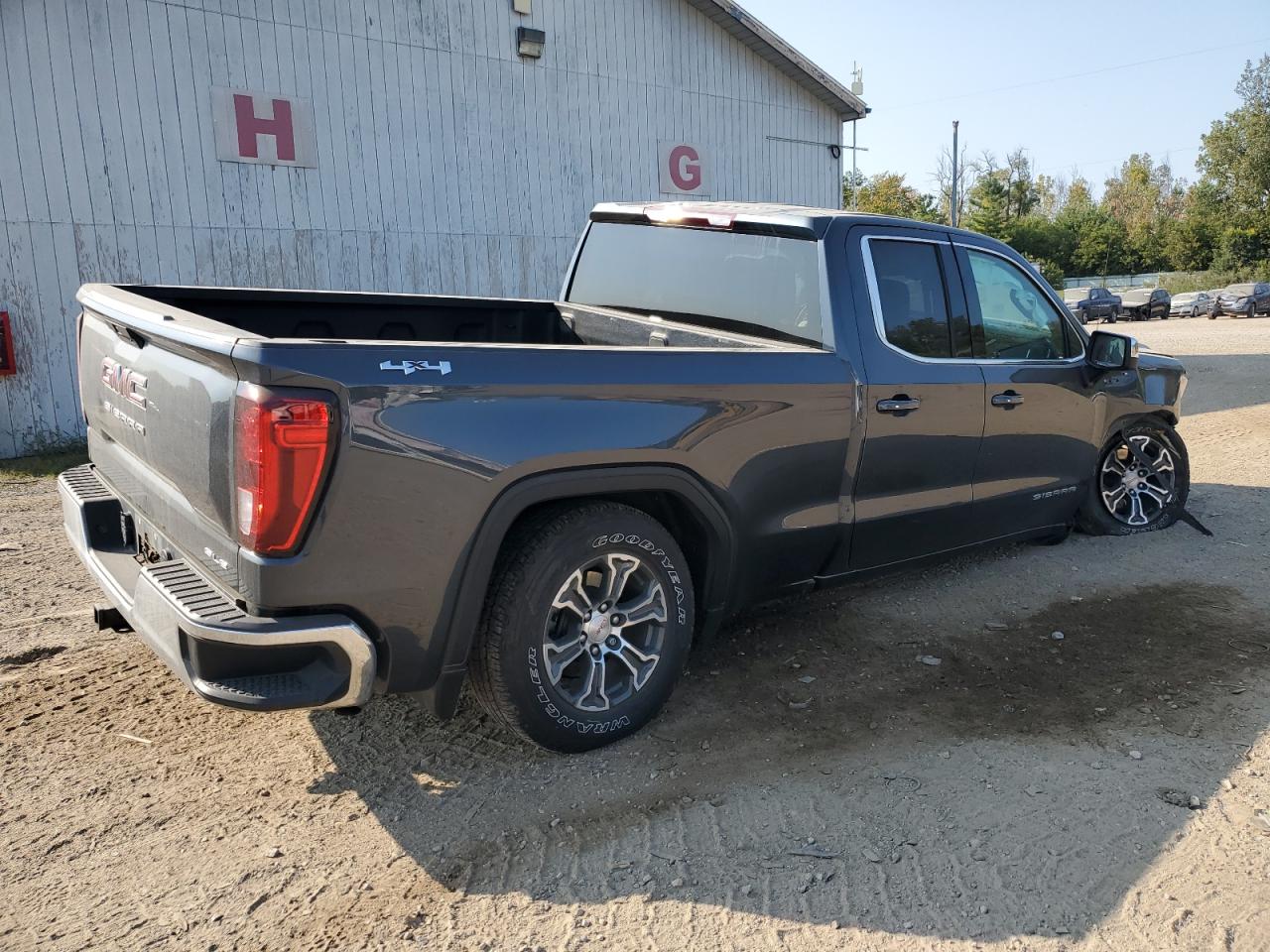 2021 GMC Sierra - Image 3
