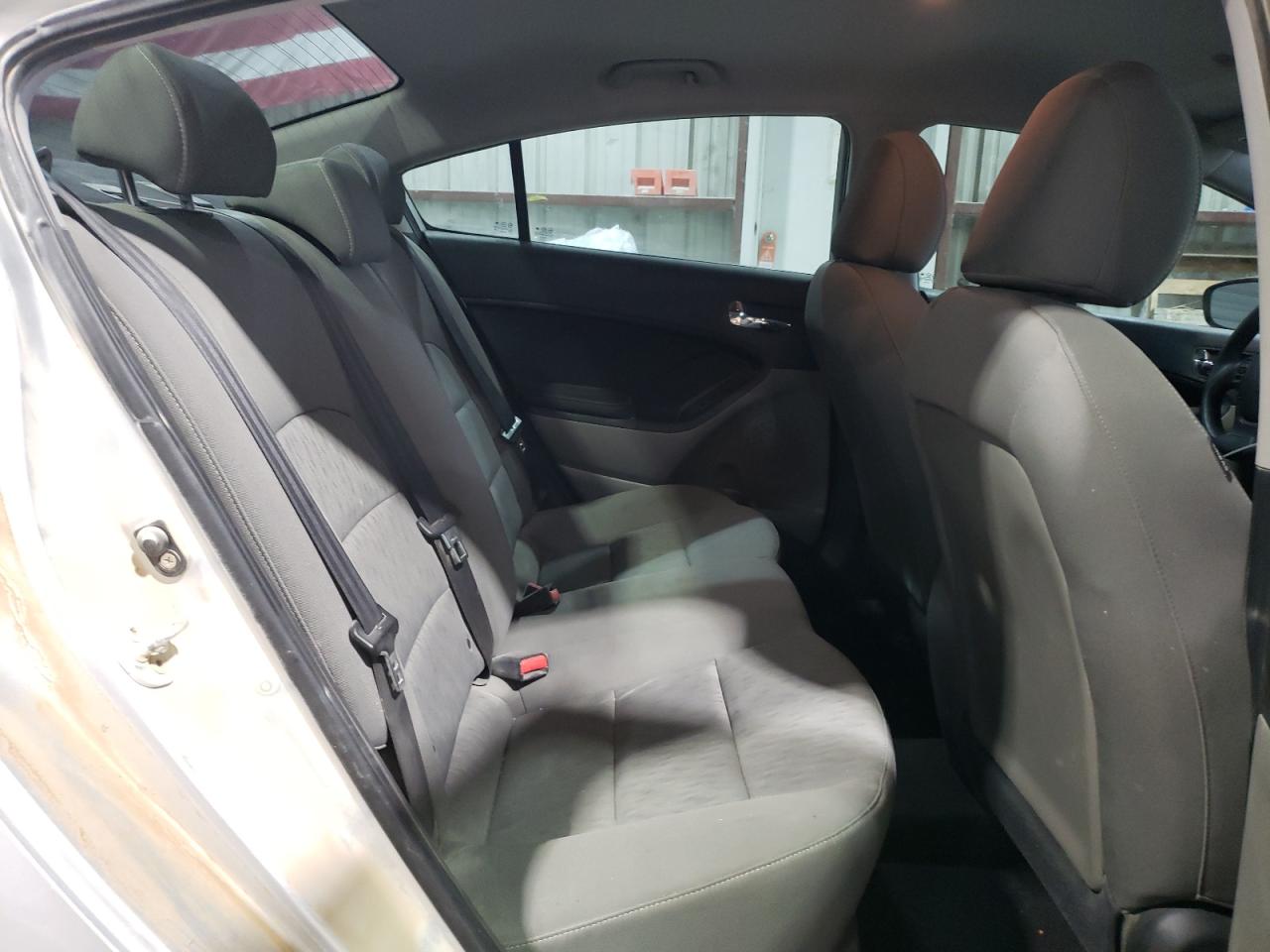 2016 Kia Forte - Image 10