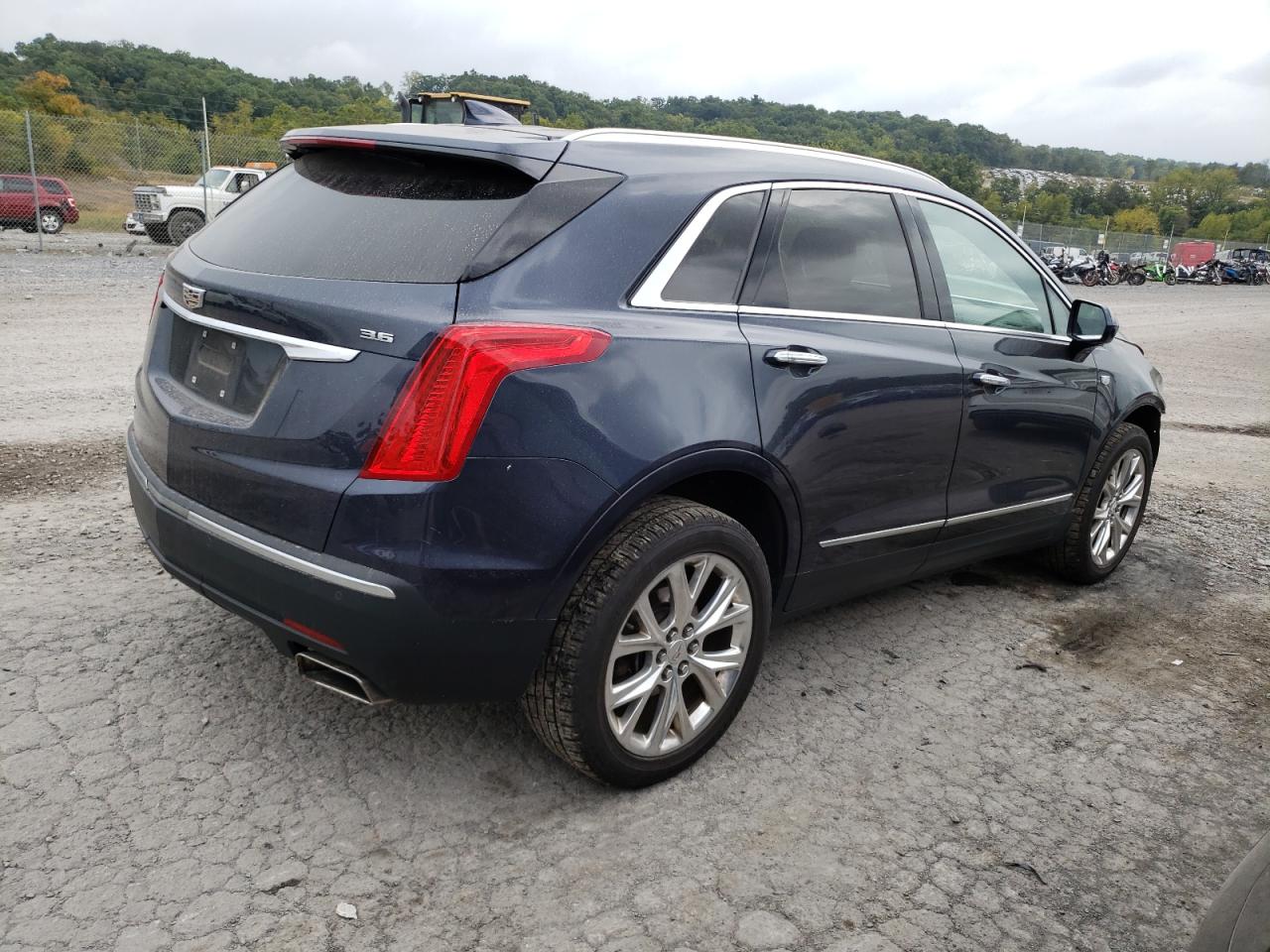 1GYKNDRS4JZ197655 2018 Cadillac Xt5 Luxury