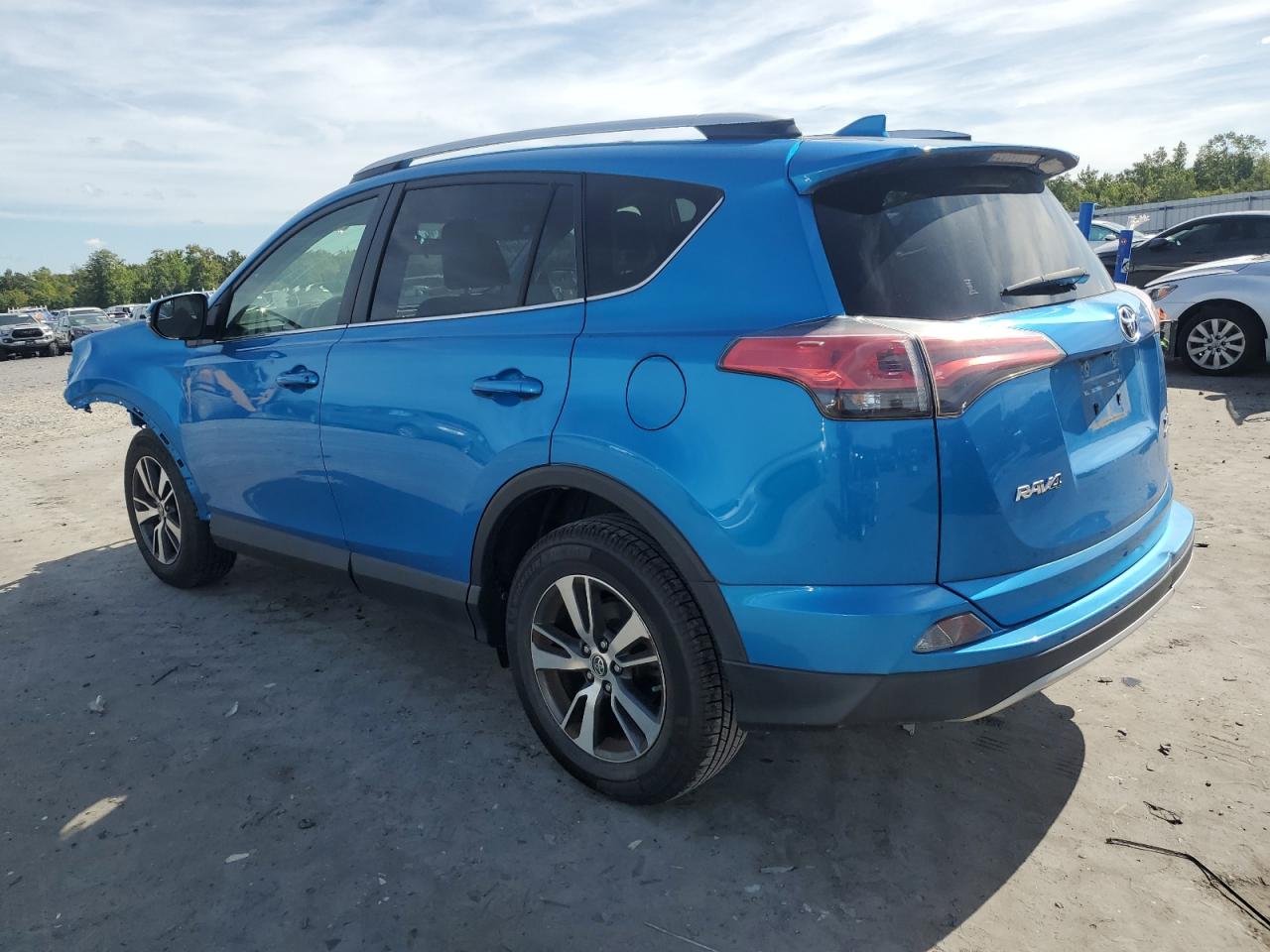 JTMRFREV7GD182572 2016 TOYOTA RAV 4 - Image 2