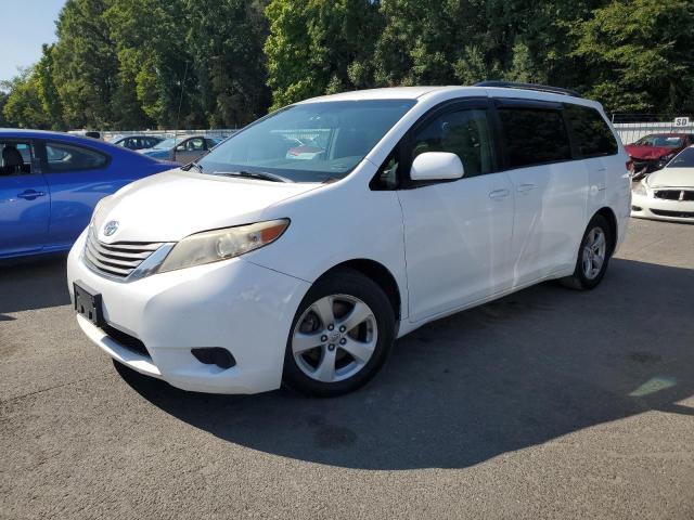 2011 Toyota Sienna Le للبيع في Glassboro، NJ - Minor Dent/Scratches