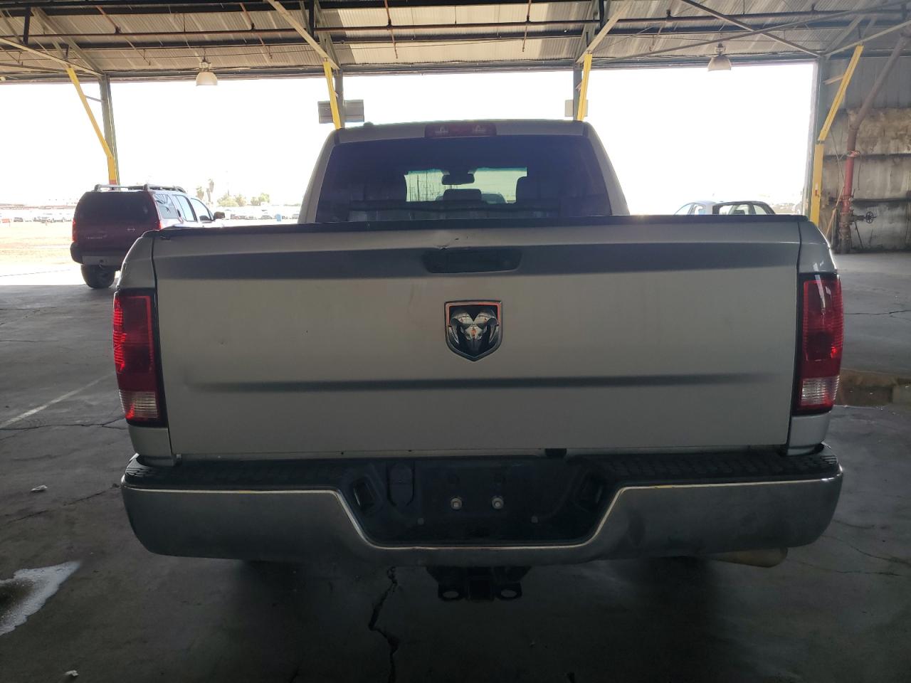 1C6RR6FG5JS210899 2018 Ram 1500 St