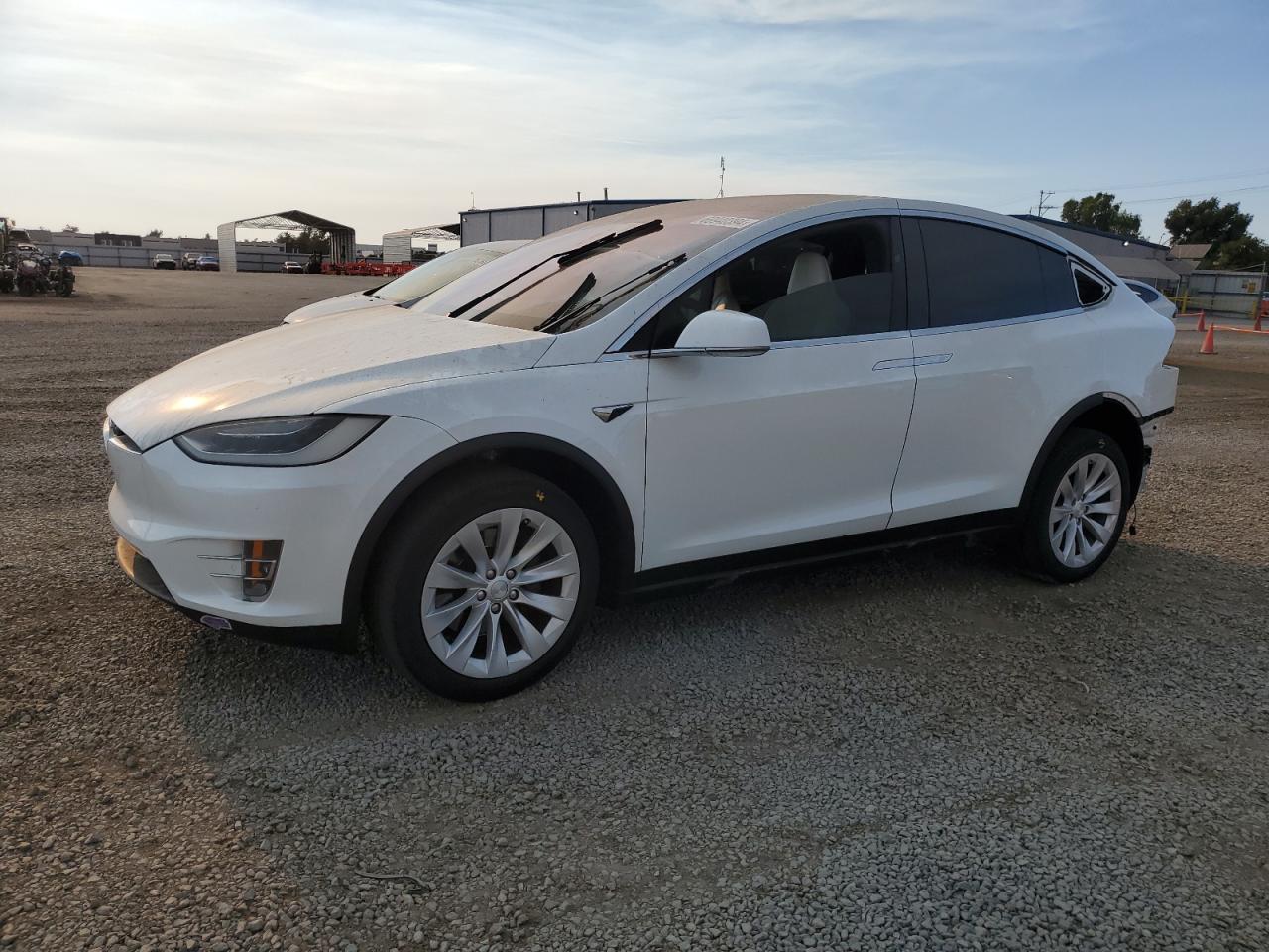 5YJXCAE28JF112697 2018 TESLA MODEL X - Image 1