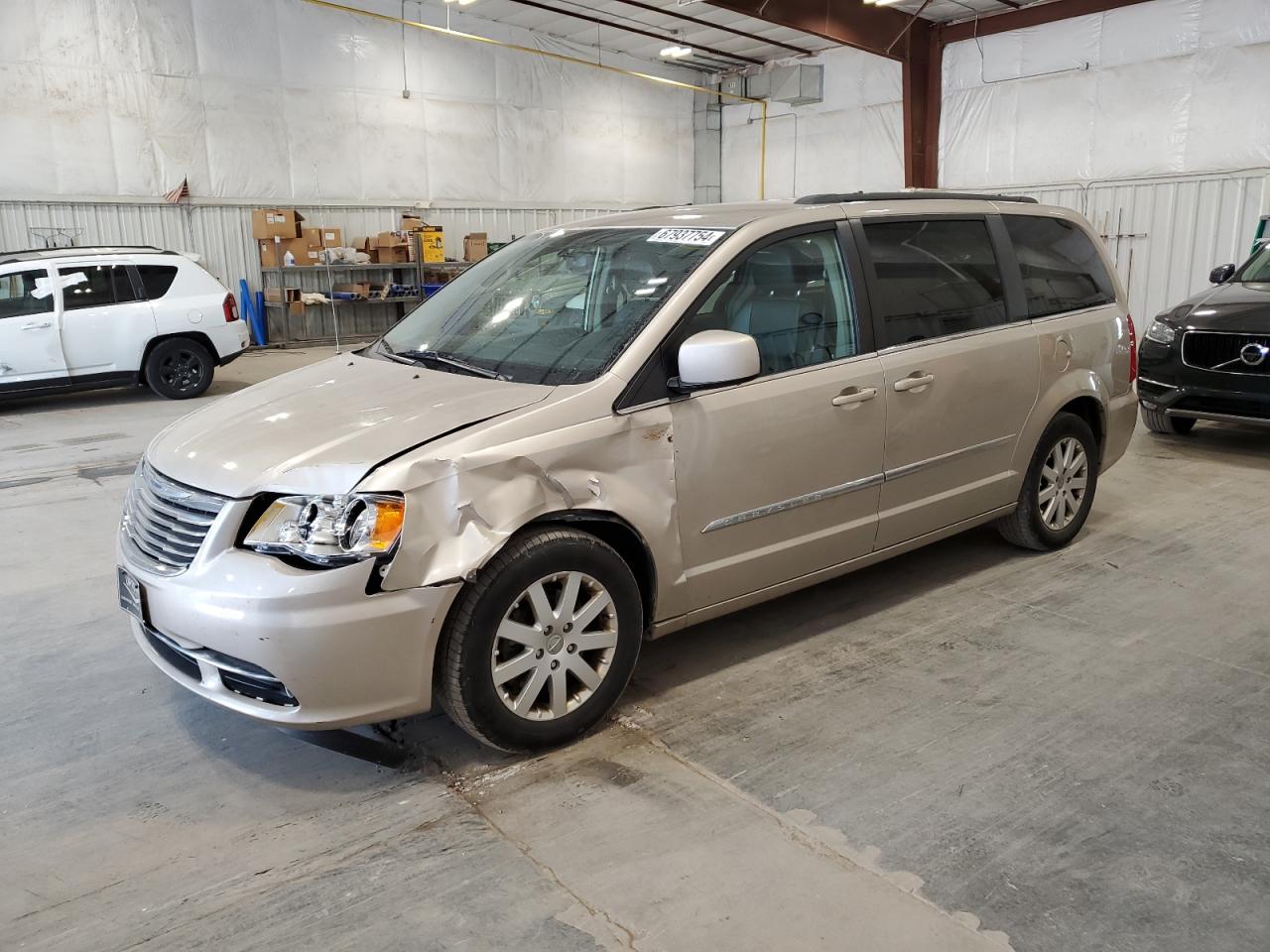 2015 Chrysler Town & Country - Image 1