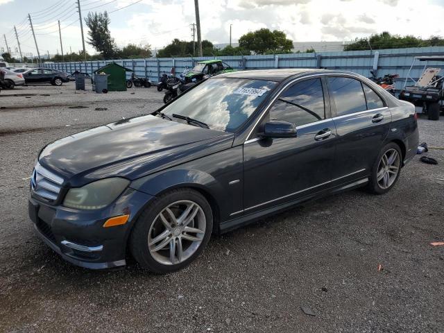 Седани MERCEDES-BENZ C-CLASS 2012 Чорний