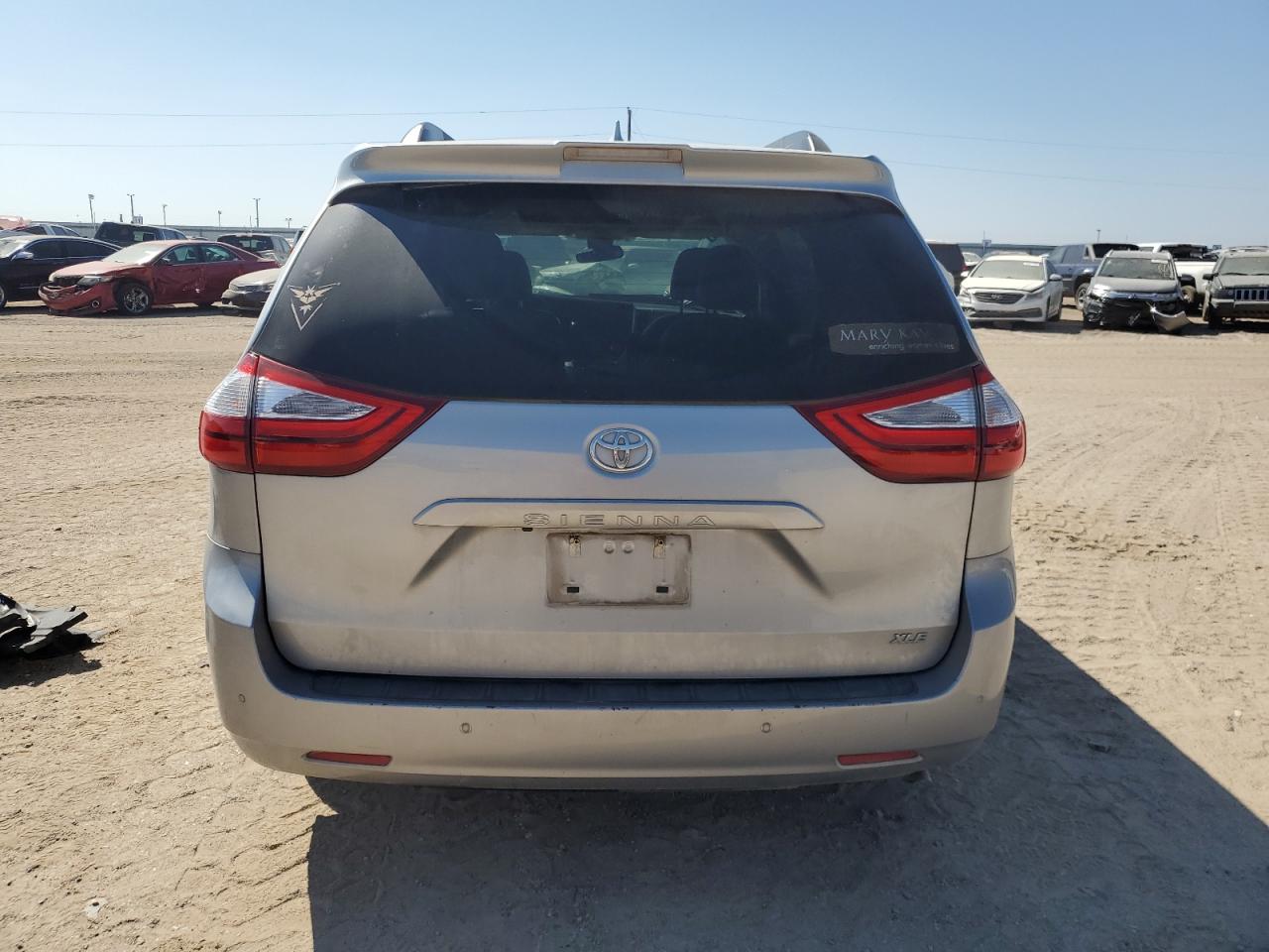 5TDYZ3DC2JS920595 2018 Toyota Sienna Xle