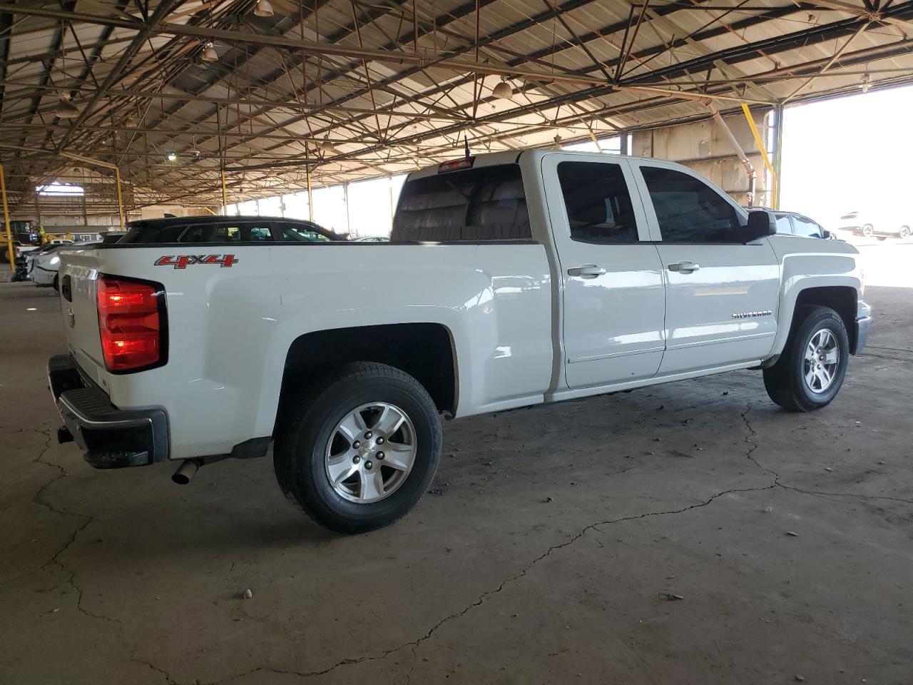 2015 Chevrolet Silverado - Image 3