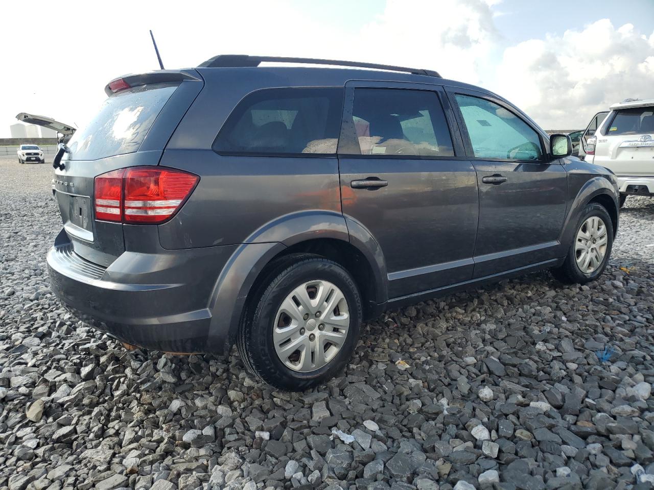 2018 Dodge Journey - Image 3