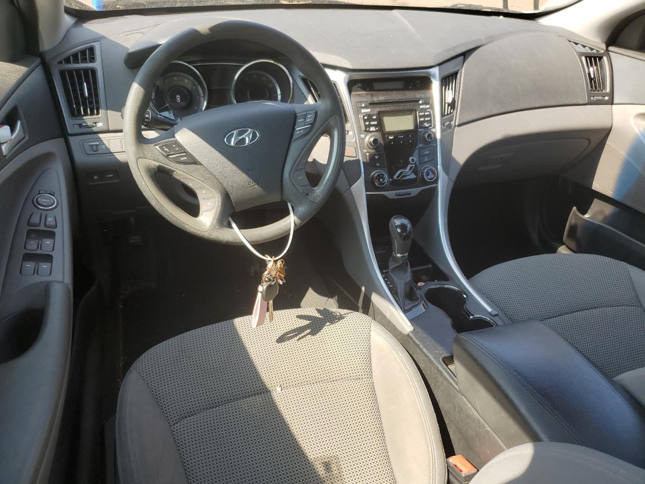 2011 Hyundai Sonata - Image 8