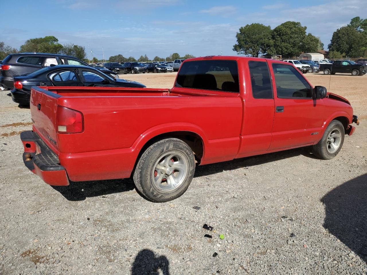2003 Chevrolet S-10 Pickup - Image 3