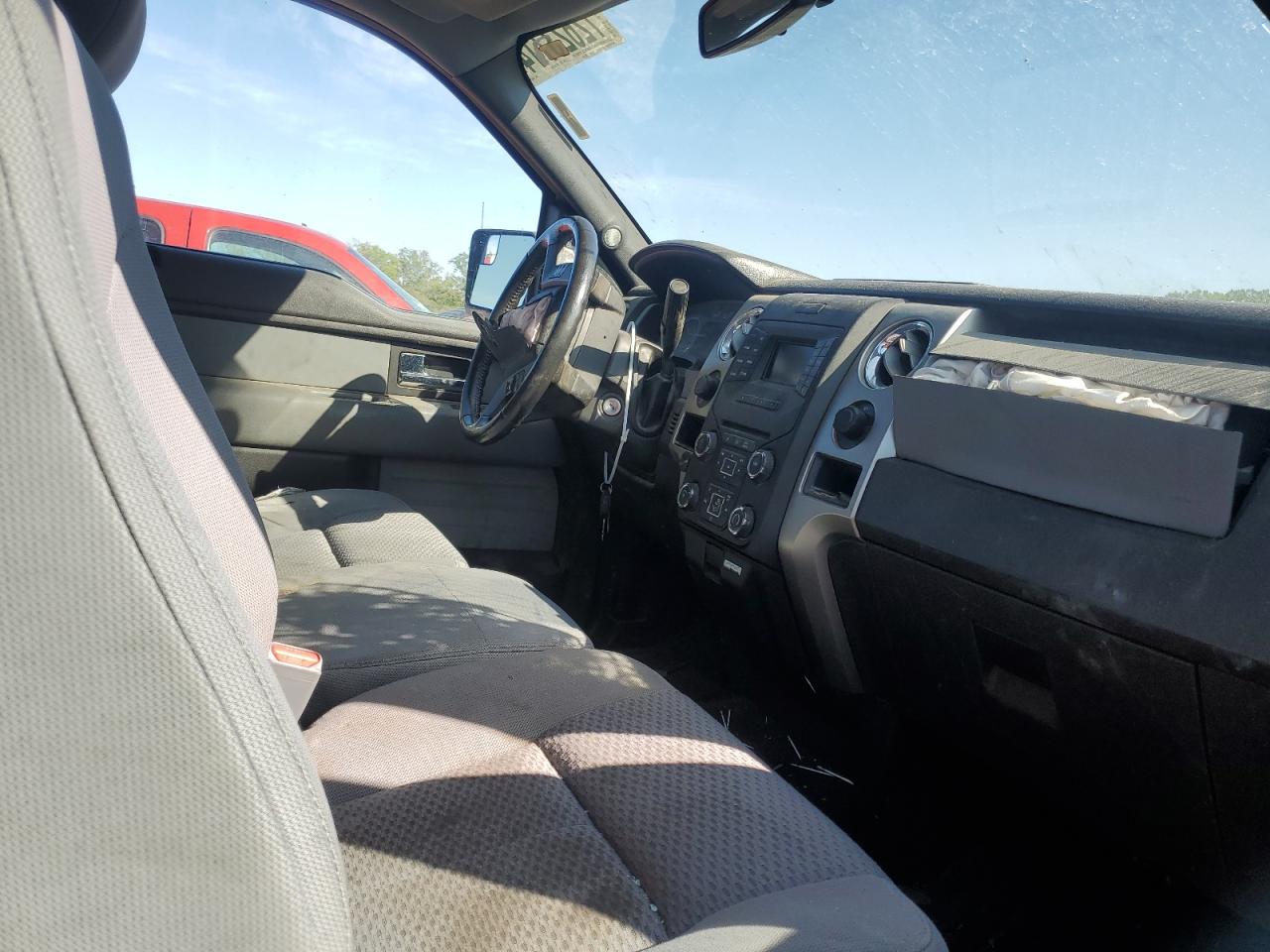 2013 Ford F-150 - Image 10