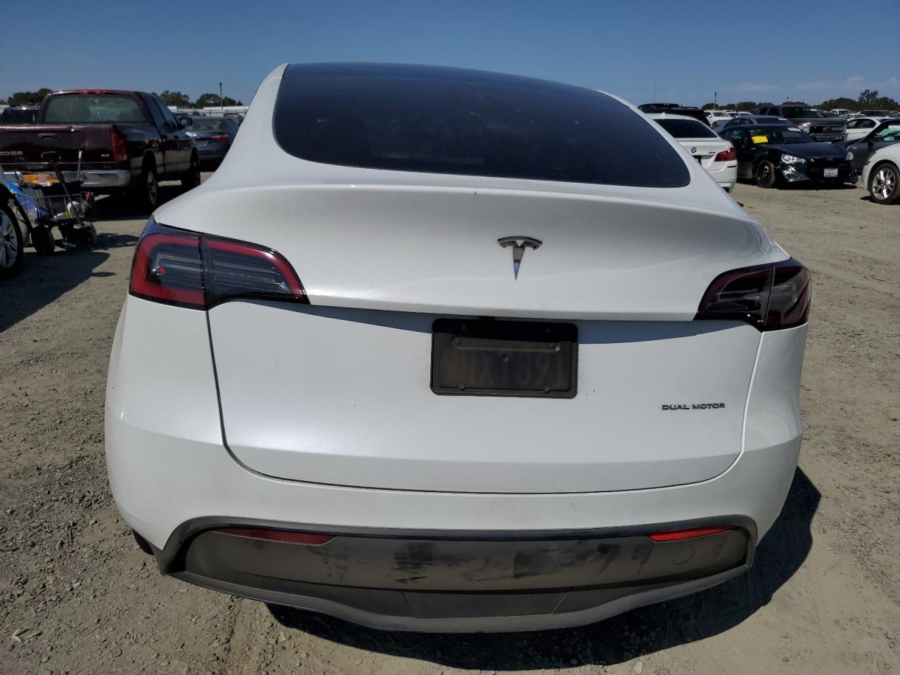 2023 Tesla Model Y VIN: 7SAYGDEE6PF873860 Lot: 70608954