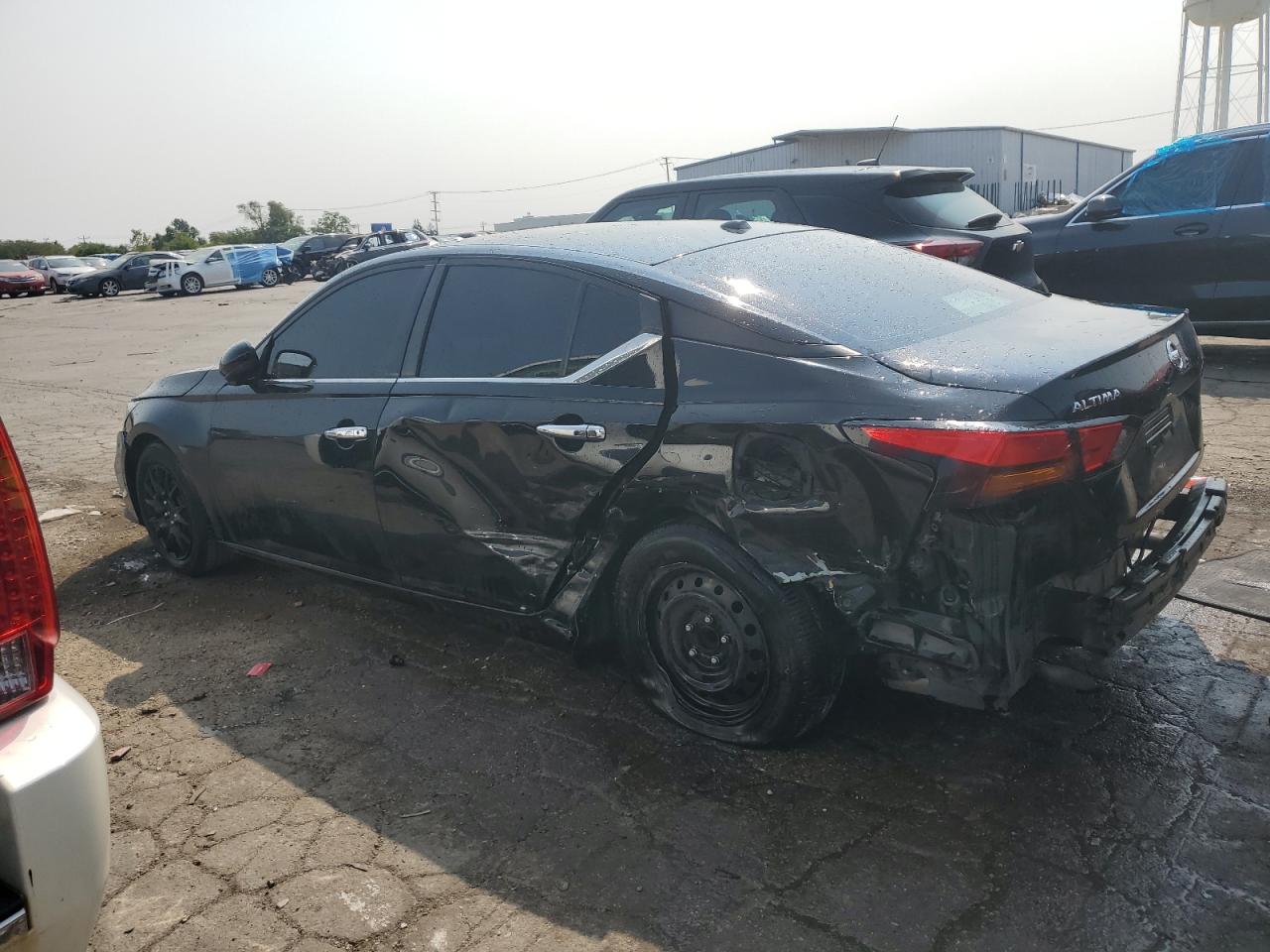 2019 Nissan Altima - Image 2
