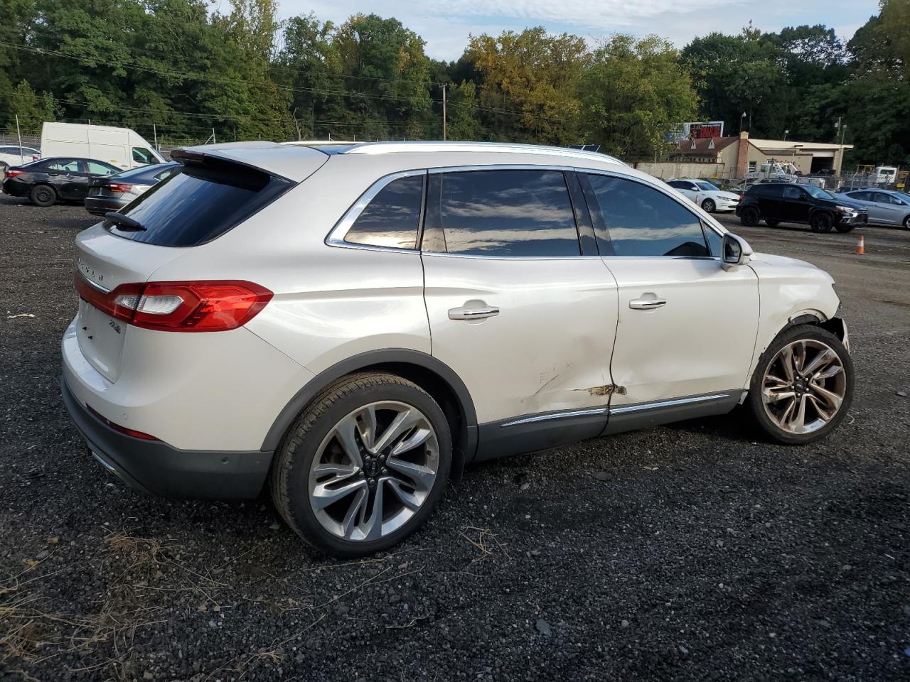 2016 Lincoln MKX - Image 3
