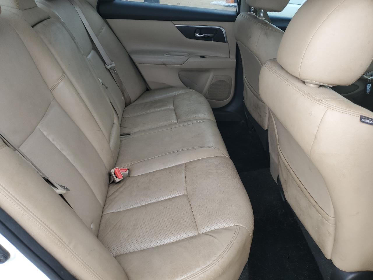 2016 Nissan Altima - Image 10