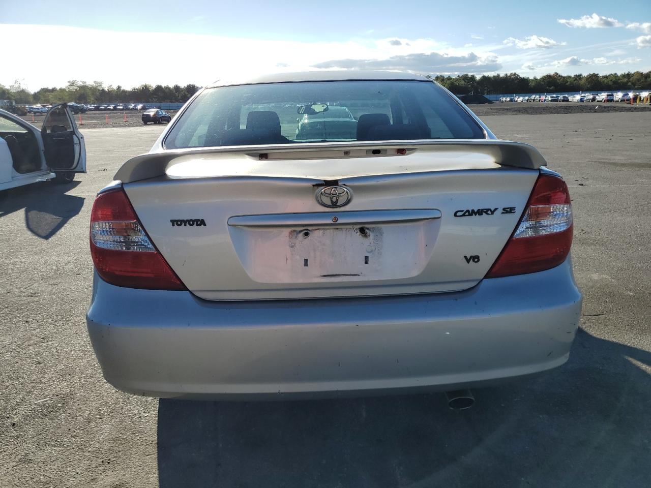 4T1BA32K74U015580 2004 Toyota Camry Se