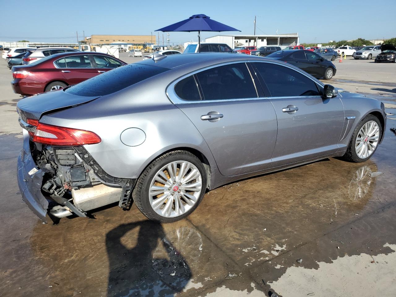 2015 Jaguar XF - Image 3