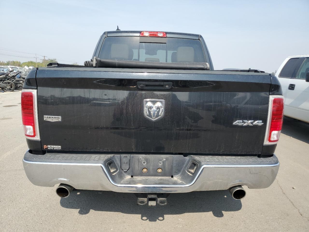 1C6RR7NT4GS260819 2016 Ram 1500 Laramie