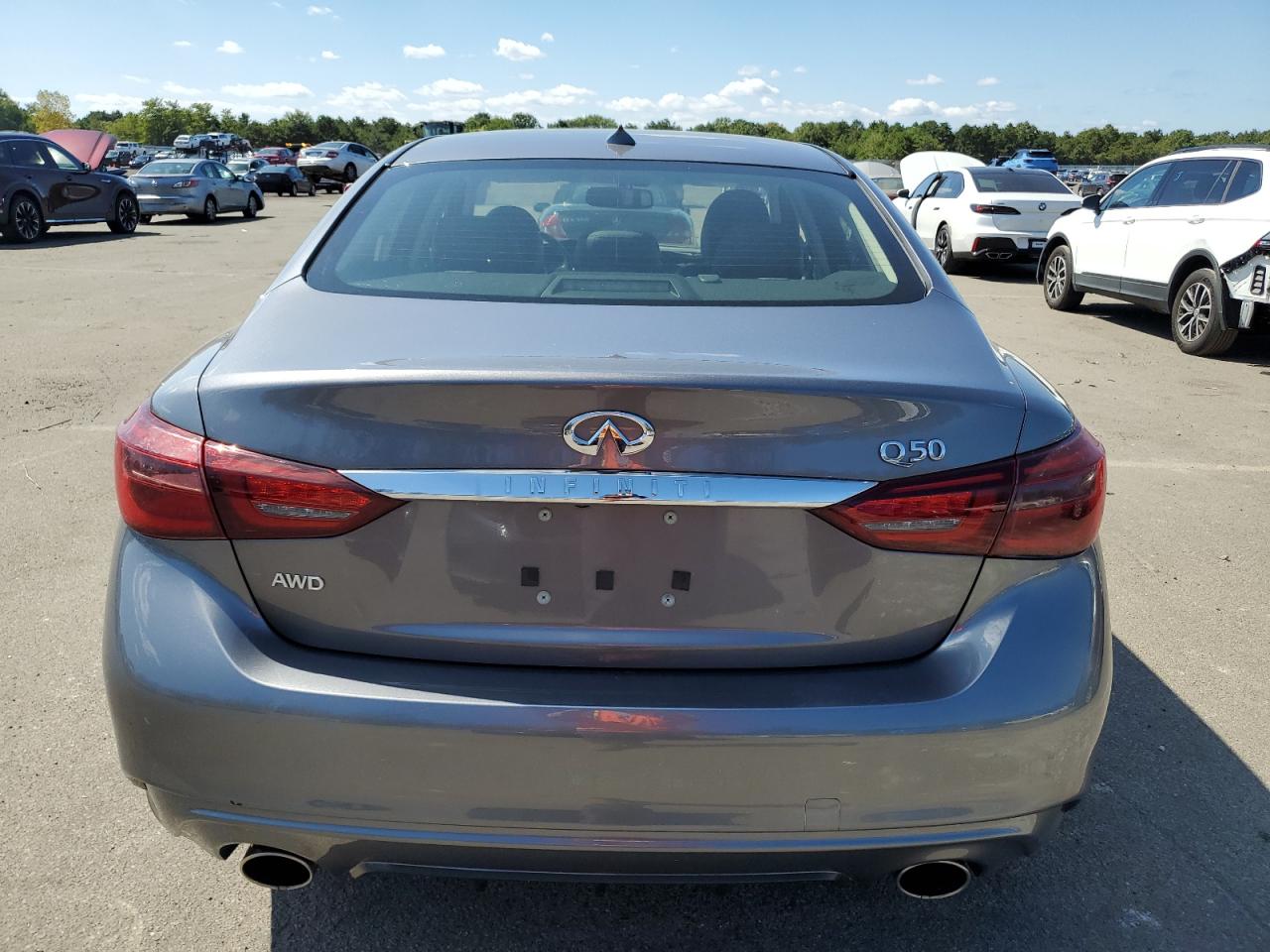 JN1EV7AR5JM611054 2018 Infiniti Q50 Luxe