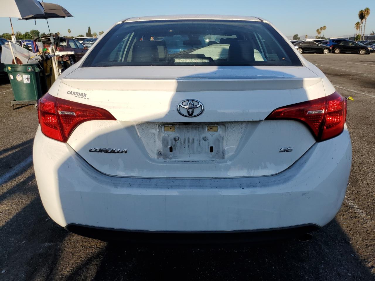 2018 Toyota Corolla L VIN: 5YFBURHE1JP772810 Lot: 70209204