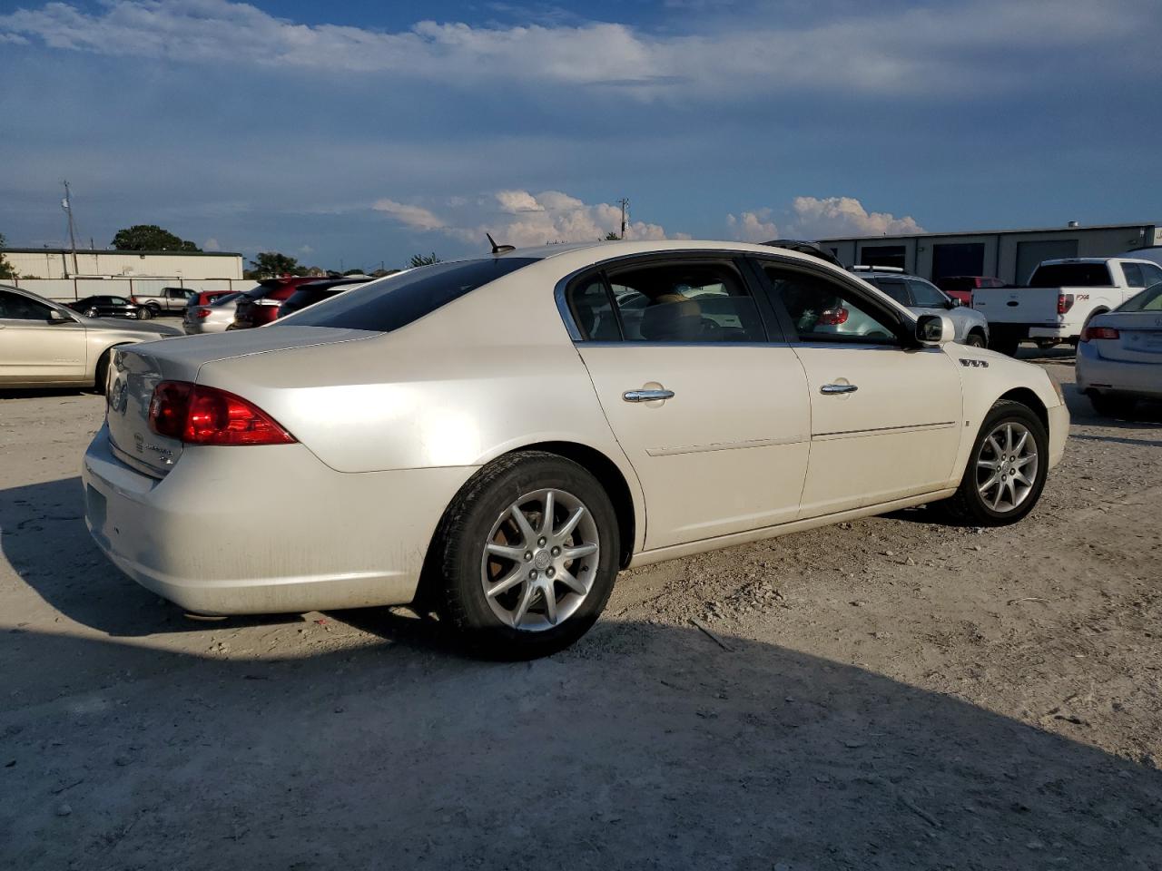 2008 Buick Lucerne - Image 3