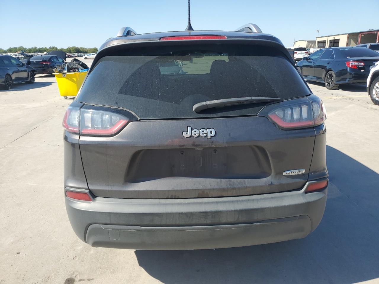 1C4PJLLB2KD184086 2019 Jeep Cherokee Latitude Plus