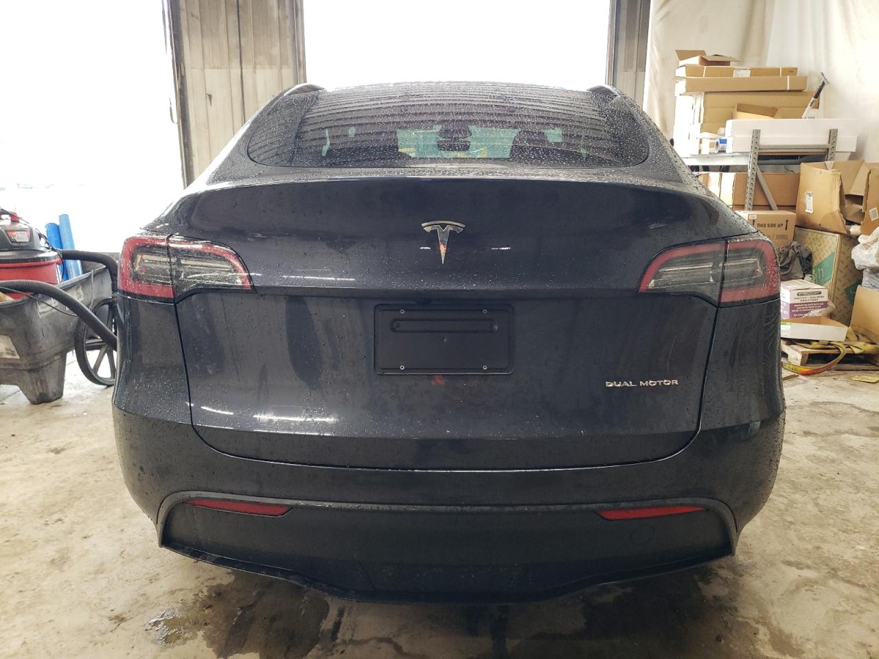 7SAYGDEE1RF087256 2024 Tesla Model Y