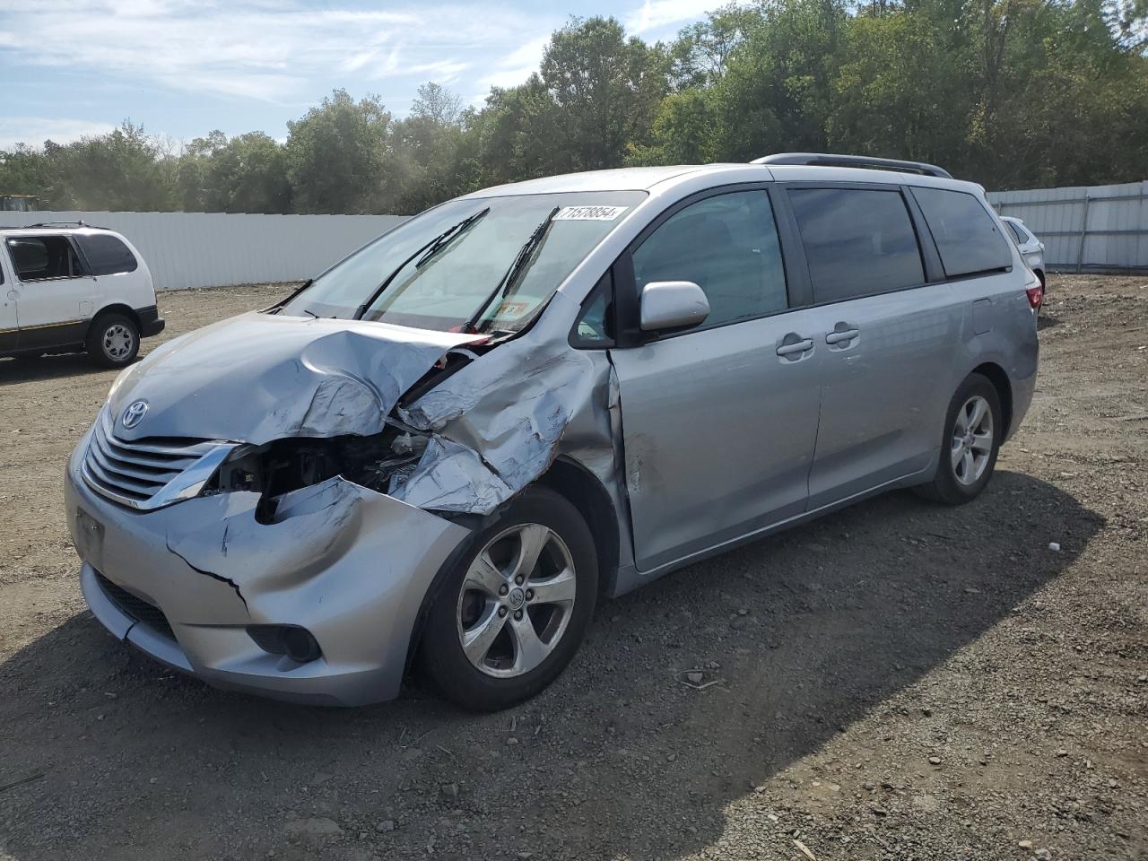 5TDKK3DC1GS750782 2016 TOYOTA SIENNA - Image 1