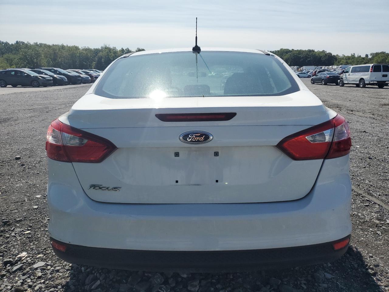 1FADP3E20EL337031 2014 Ford Focus S