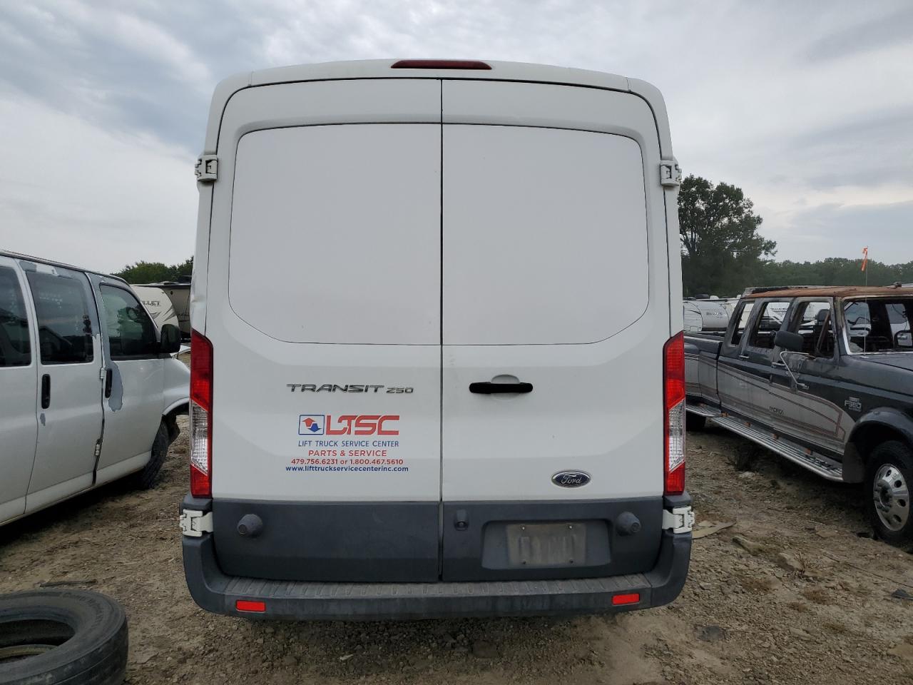 1FTYR2CM2HKA83160 2017 Ford Transit T-250